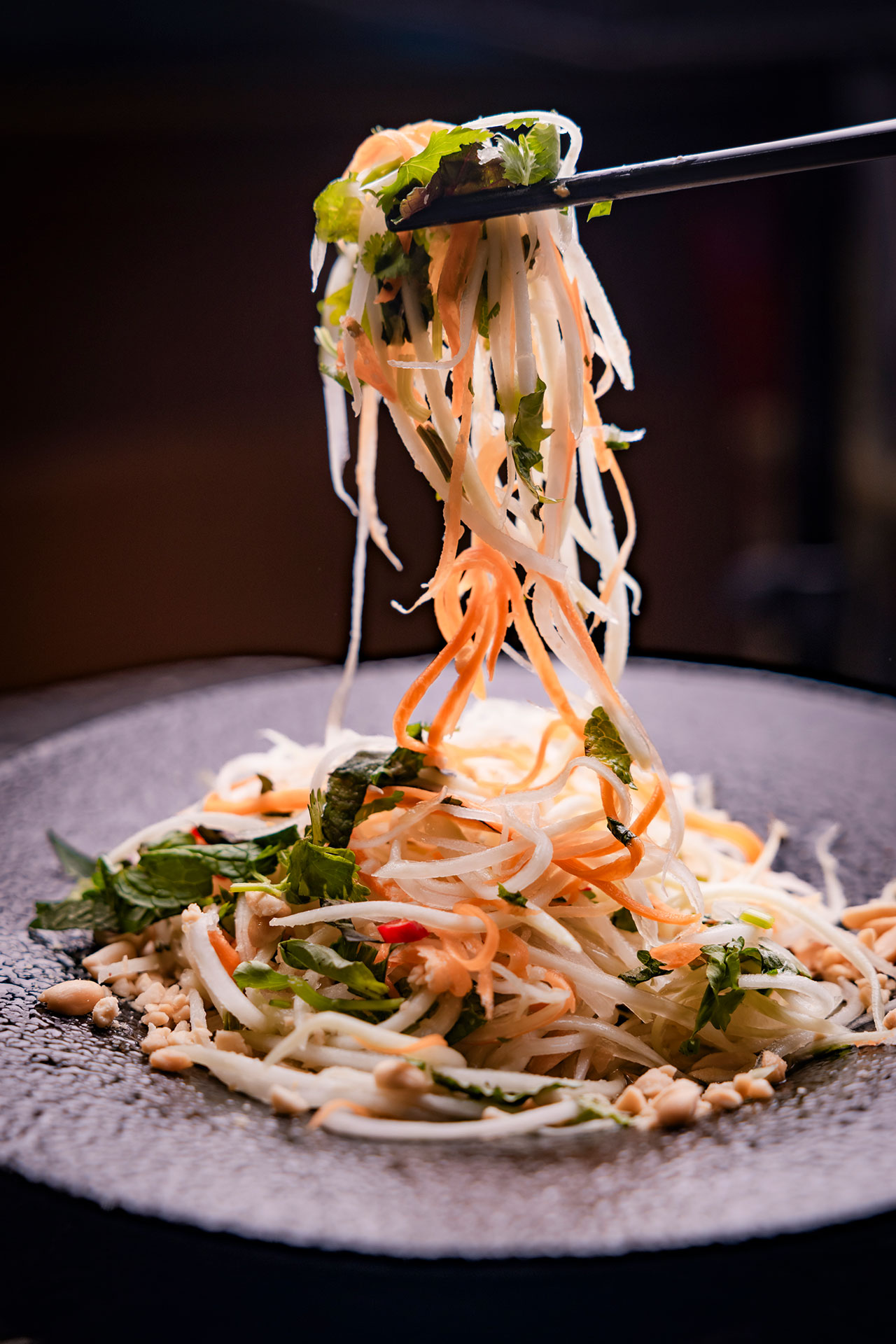 Delivery from Sáo Budapest restaurant and order asian food at home.